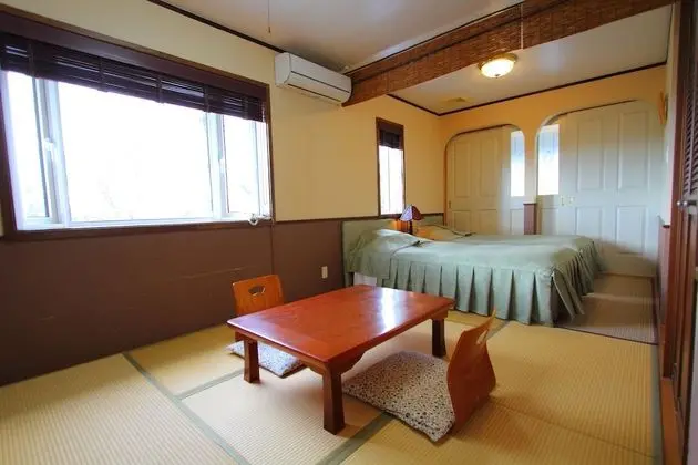 Oda (Japanese Western Room)