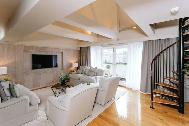 Çatı Katı Süiti (Penthouse)