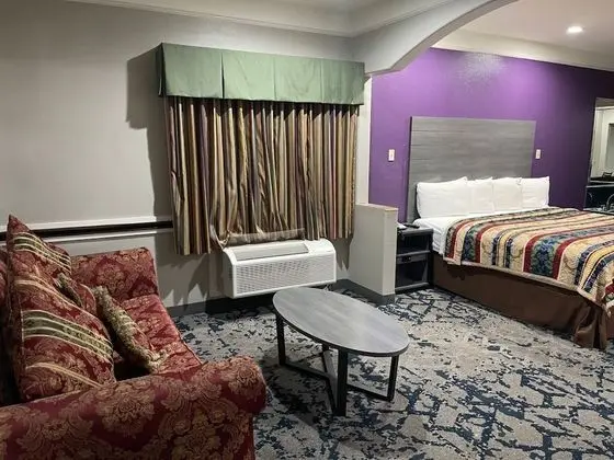 Süit, 1 En Büyük (King) Boy Yatak, Sigara İçilmez, Sıcak Su Küveti