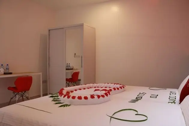Deluxe Tek Büyük Yataklı Oda, 1 Yatak Odası, Bahçe Manzaralı, Zemin Kat