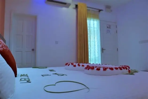Deluxe Tek Büyük Yataklı Oda, 1 Yatak Odası, Bahçe Manzaralı, Zemin Kat