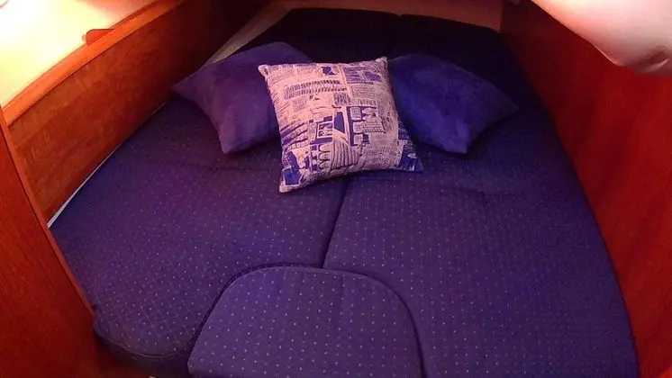 Basic Oda, 1 Büyük (Queen) Boy Yatak, Ortak Banyo