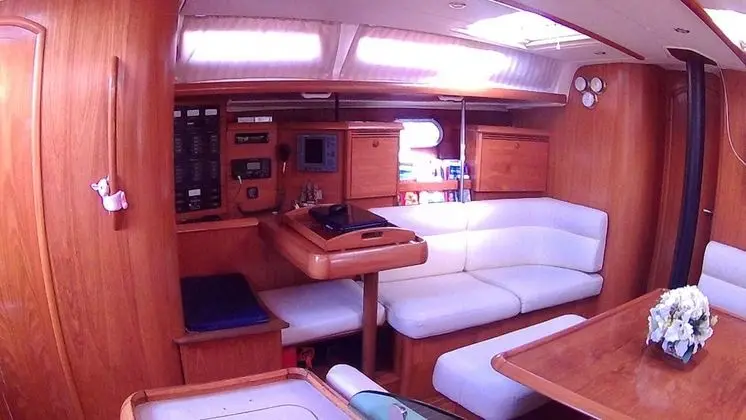 Basic Oda, 1 Büyük (Queen) Boy Yatak, Ortak Banyo