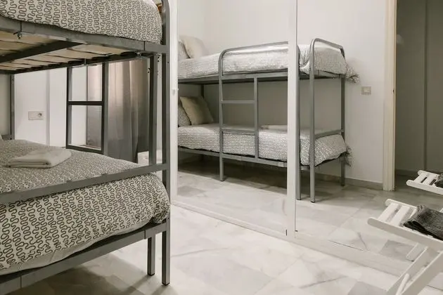 Apart Daire, 2 Yatak Odası, Avlu Manzaralı