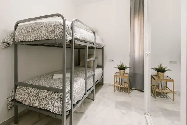 Apart Daire, 2 Yatak Odası, Avlu Manzaralı