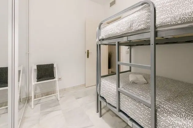 Apart Daire, 2 Yatak Odası, Avlu Manzaralı
