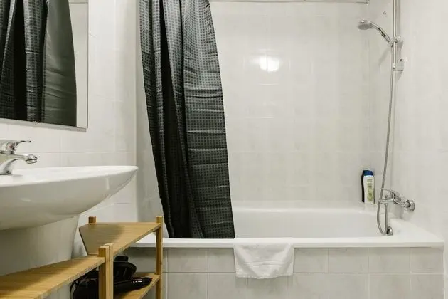 Apart Daire, 2 Yatak Odası, Avlu Manzaralı