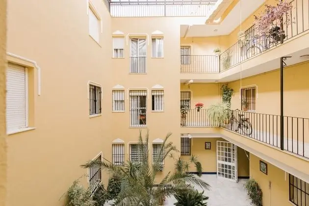 Apart Daire, 2 Yatak Odası, Avlu Manzaralı