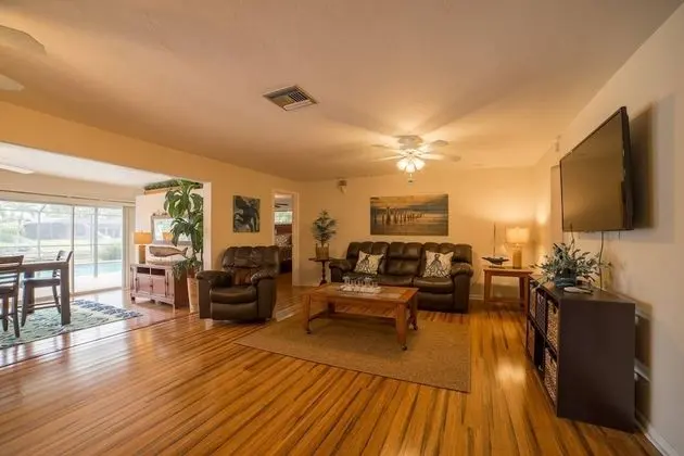 Ev (1453 Viking Ct)