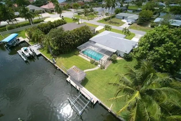 Ev (1453 Viking Ct)