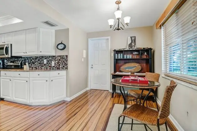 Ev (1453 Viking Ct)