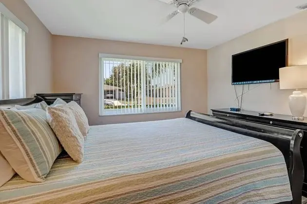 Ev (1453 Viking Ct)