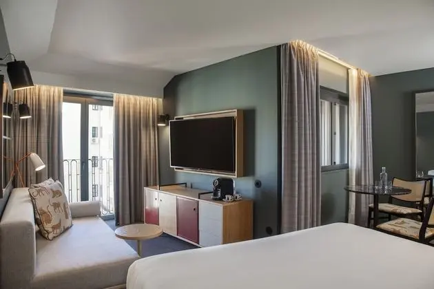 Junior Süit, 1 En Büyük (King) Boy Yatak