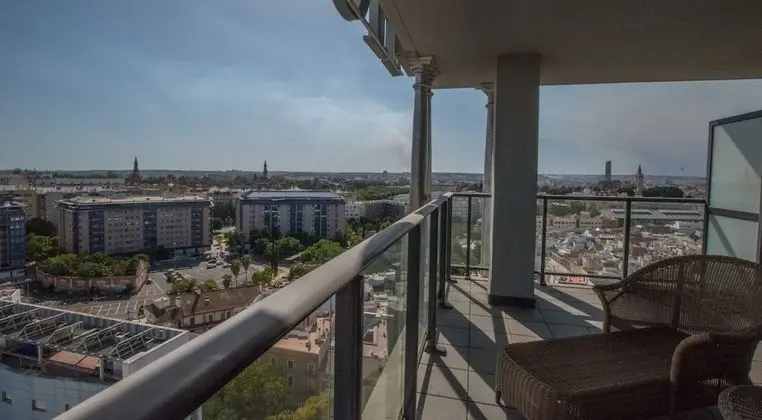 Premium Club City View
