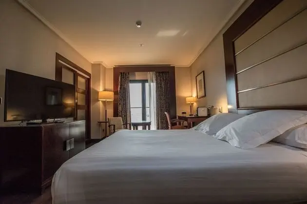 Premium Club City View