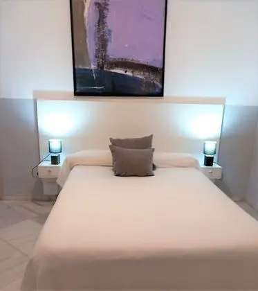 Basic Tek Büyük Yataklı Oda