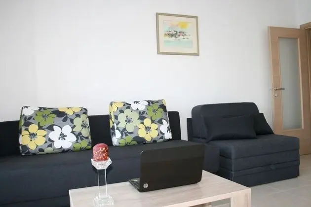 Apart Daire (At the sea - 5 M from the beach - A1()