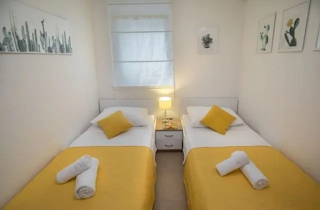 Apart Daire (At the sea - 5 M from the beach - A3()