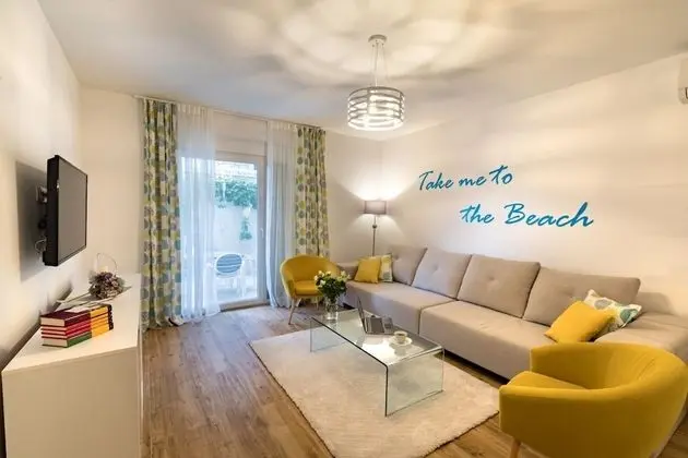 Apart Daire (At the sea - 5 M from the beach - A3()