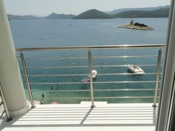 Apart Daire (At the sea - 5 M from the beach - A4()