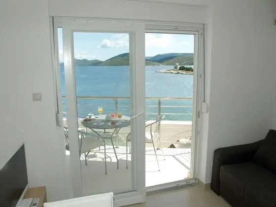 Apart Daire (At the sea - 5 M from the beach - A5()