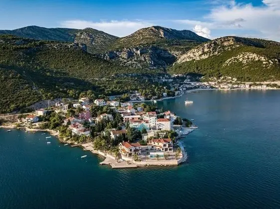 Apart Daire (At the sea - 5 M from the beach - A6()