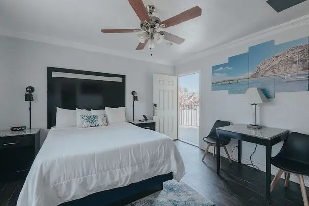 Deluxe Ocean View King Suite - Upstairs, Non-Smoking, No Pets
