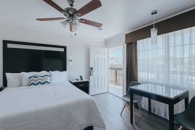 Deluxe Partial View King Room - Upstairs, Non-Smoking, No Pets