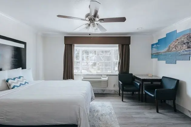 Deluxe Two Queen Bed Room - Upstairs, Non-Smoking, No Pets