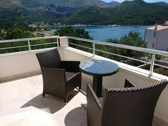 Tek Büyük Yataklı Oda, Balkon, Deniz Manzaralı