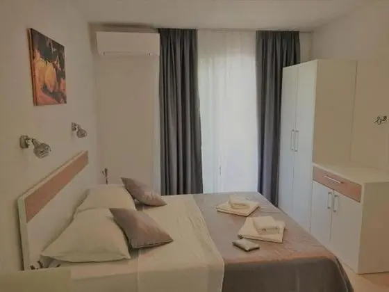 Tek Büyük Yataklı Oda, Balkon, Deniz Manzaralı