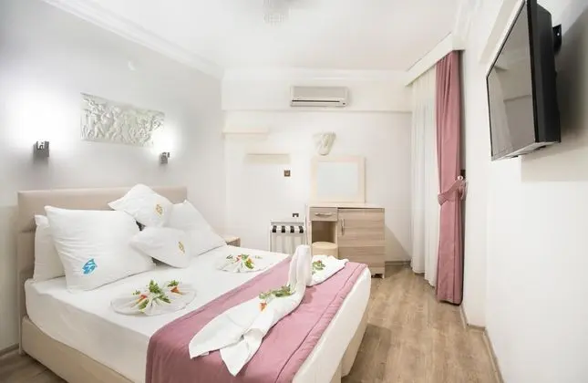https://images.etstur.com/files/images/hotelImages/TR/97917/l/Sea-Bird-Hotel-Didim-Oda-384483.jpg