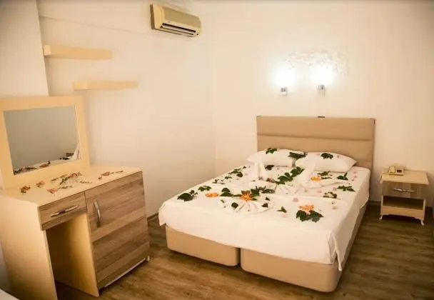 https://imagessl.etstur.com/files/images/hotelImages/TR/97917/l/Sea-Bird-Hotel-Didim-Oda-254429.jpg