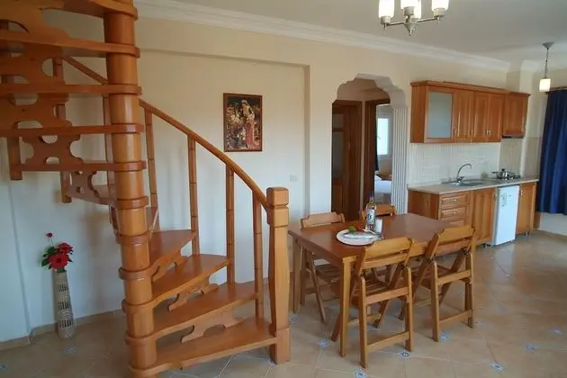 Apartment, 4 Bedrooms, 2 Bathrooms (Duplex)
