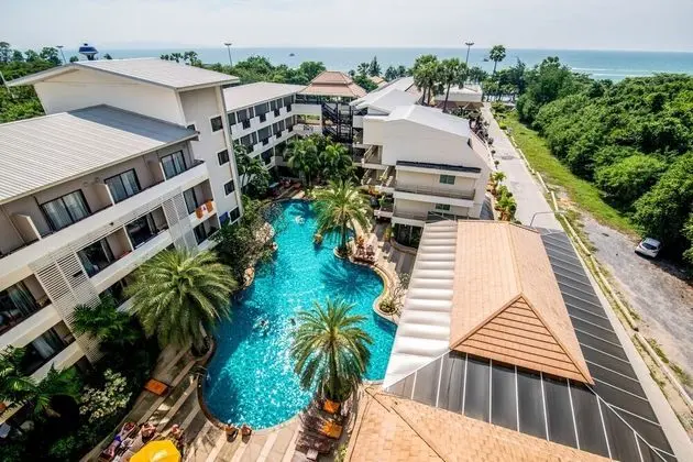 Deluxe Sea Front