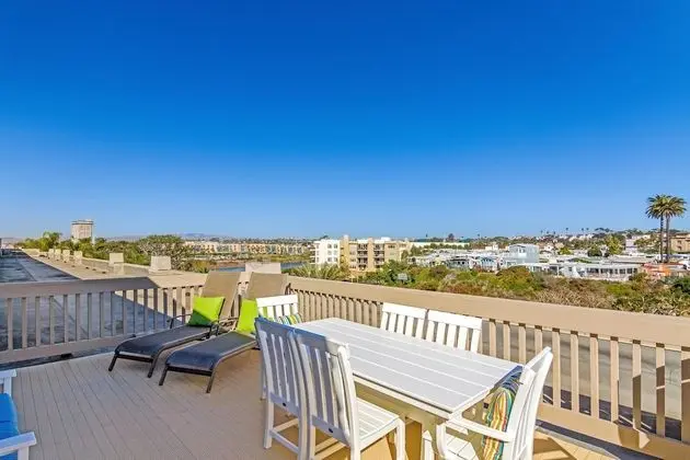Ev, Birden Çok Yatak (Sea Breeze Penthouse)