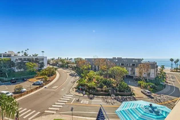 Ev, Birden Çok Yatak (Sea Breeze Penthouse)