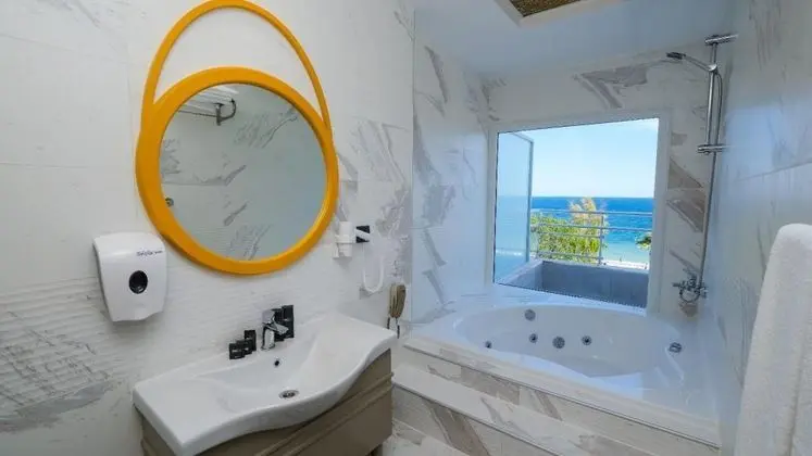 Jakuzili Deluxe Oda, Deniz Manzaralı, Jakuzili