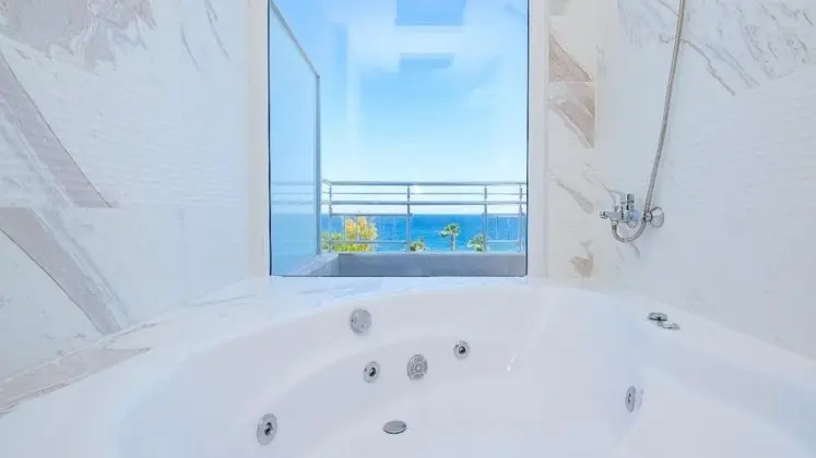 Jakuzili Deluxe Oda, Deniz Manzaralı, Jakuzili