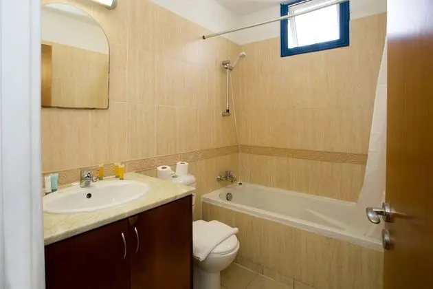 Tek Büyük veya İki Ayrı Yataklı Oda, Balkon