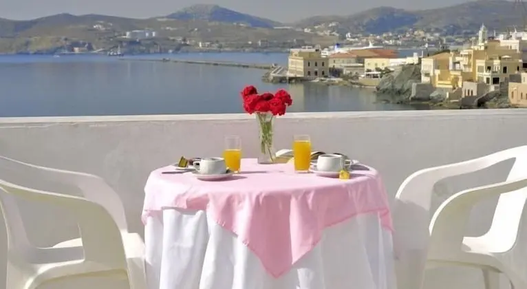 Stüdyo, Deniz Manzaralı (Ruby Red)