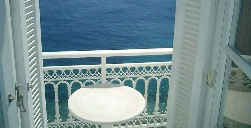 Stüdyo, Deniz Manzaralı (Ruby Red)