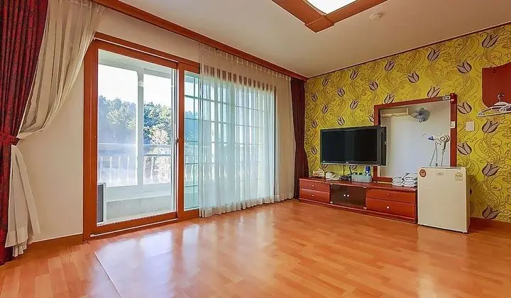Ondol room, Mountain View