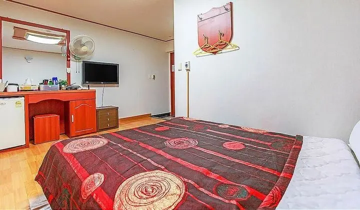 Tek Büyük Yataklı Oda, Dağ Manzaralı