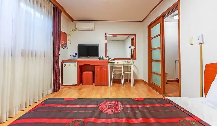 Tek Büyük Yataklı Oda, Dağ Manzaralı