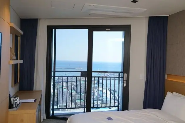 Standard Tek Büyük Yataklı Oda (Half Ocean View)