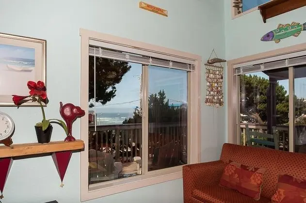 Ev, Birden Çok Yatak (Sea Daze)