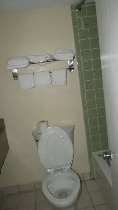 Oda, 2 Büyük (Queen) Boy Yatak