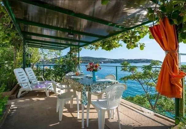 Romantic Stüdyo, 1 Büyük (Queen) Boy Yatak, Teras, Denize Sıfır