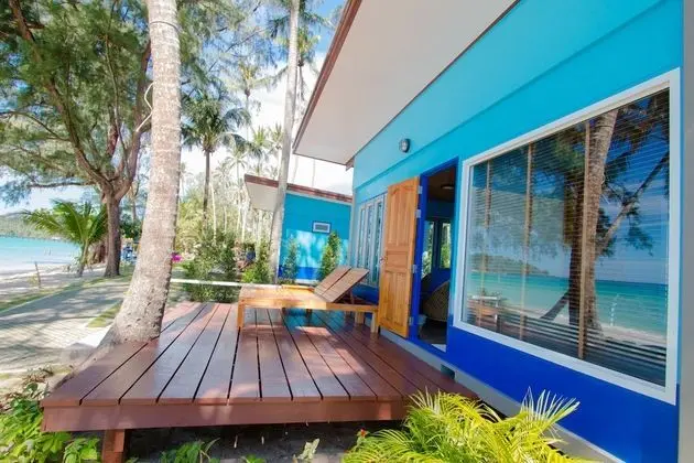 Beach front deluxe with Jacuzzi bathroom